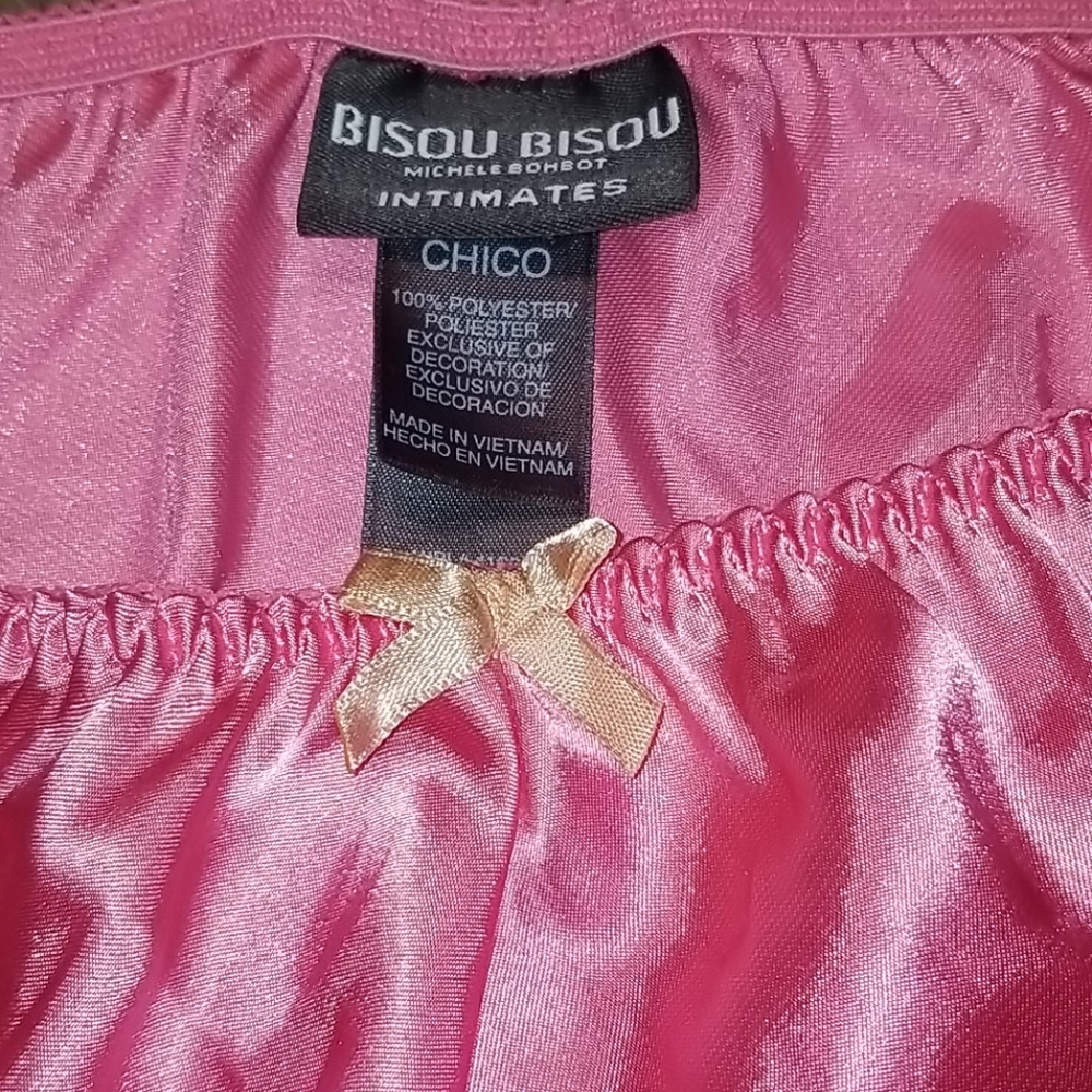 Bisou Bisou silky lounge shorts. - Picture 5 of 7